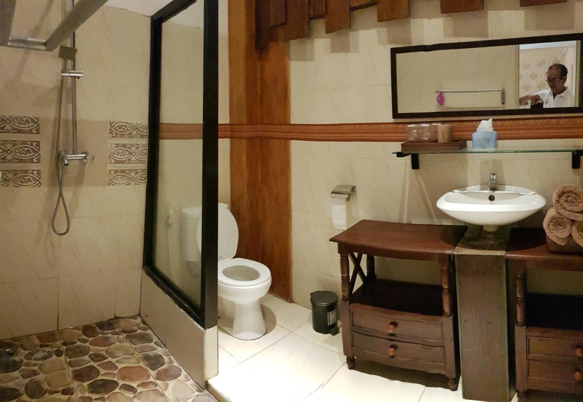 Hotel Ethes Coworking - Coliving & Lounge à Ngaglik Extérieur photo