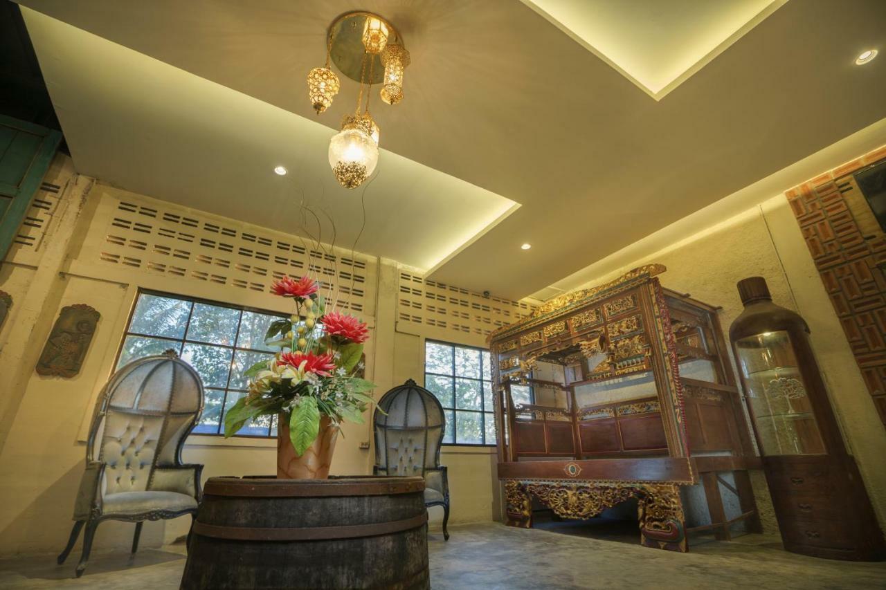 Hotel Ethes Coworking - Coliving & Lounge à Ngaglik Extérieur photo